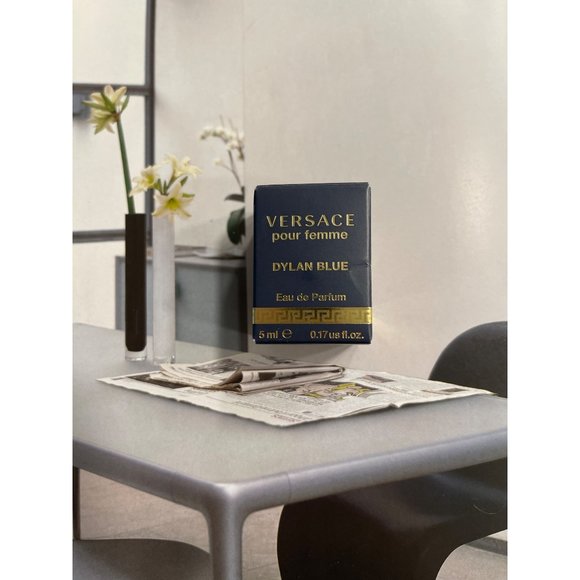 Versace Dylan Blue Pour Femme Eau de Parfum - Picture 2 of 8